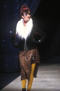 JeanPaulGaultier1991FW32.thumb.jpg.7ac09f37a6f083fd03d8573bfd86964a.jpg