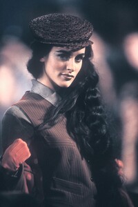 JeanPaulGaultier1991SS7.thumb.jpg.dbe0c84d95ada9ca075561fdd366cb53.jpg