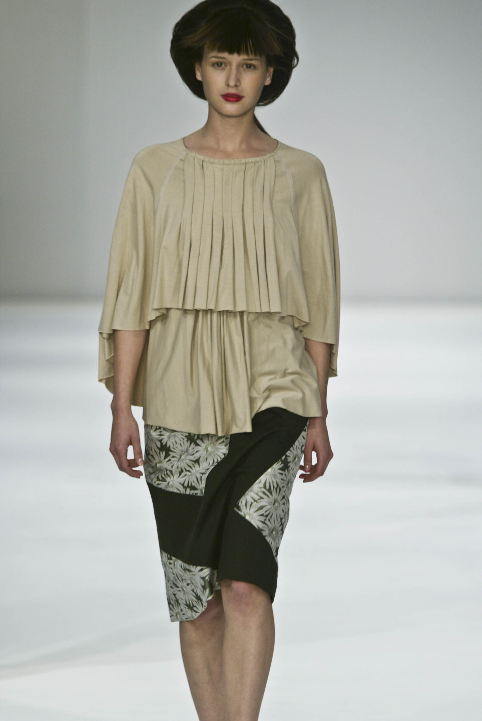 Joe Casely Hayford 2003 Women RTW 8.jpg