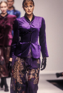 Krizia1993FW9.thumb.jpg.1dfcba6ce3fe7e2bfe05eae53ec29d05.jpg