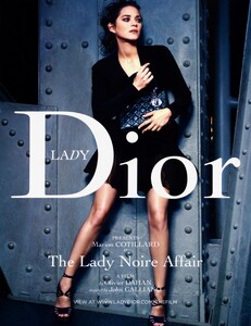 Lindbergh_Dior_Lady_Dior_Spring_Summer_2009_04.thumb.jpeg.d831f5275d8efde670c7513a8ddc86ce.jpeg