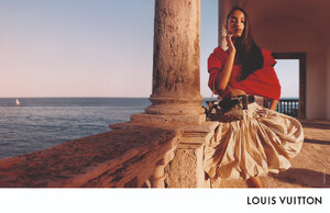 Louis-Vuitton-cruise-campaign-Barcelona.thumb.jpg.32c813adeda4d4aa6b5abccfb27eb01d.jpg