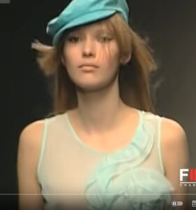 LouiseKasprik s02jorando-07y.jpg