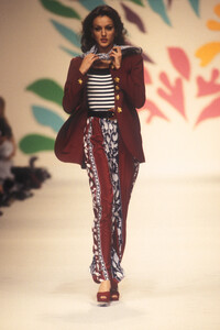 OscardelaRenta1993SS11.thumb.jpg.5552d9ace25f506081dd6e5230bda223.jpg