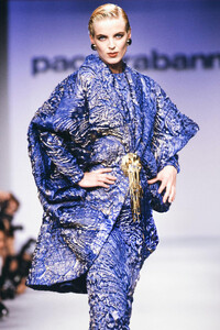 PacoRabanneHauteCoutureFW19903.thumb.jpg.c99c2e57d836b688011d248cccdf0c87.jpg