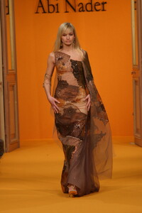 RobertAbiNader2004HauteCouture8.thumb.jpg.a9d17279ed4e3f1d8d53180574bb174b.jpg