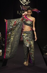 SS 2003 in Paris (1).jpeg