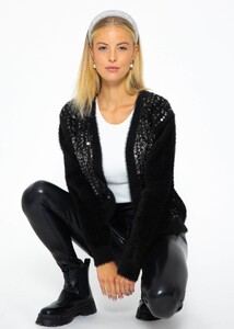 SassyClassy-flauschiger-cardigan-mit-pailletten-schwarz-S3209C6414_2.jpg