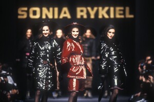 SoniaRykiel1992FW8.thumb.jpg.ef4bd451c9fdb60bf51344f5384e4398.jpg