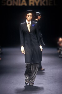 SoniaRykiel1994SS8.thumb.jpg.64d9b24d0283f3f44c7d53ad36cbee44.jpg