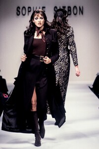 SophieSitbon1993FW2.thumb.jpg.1af7048b3504bd4b09677d2781befa29.jpg