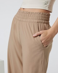 Villa Wideleg (Goldenrod) VW4047GDR_FA24_W_ECOMM_PANTS_DETAIL_5.jpg