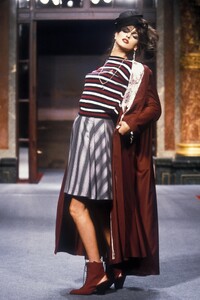 VivienneWestwood1996SS34.thumb.jpg.18a5d232ff6f87dd42042b35809f4088.jpg