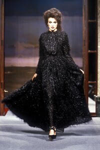 VivienneWestwood1996SS42.thumb.jpg.aea078f46ae415c74dbaa905cc941e17.jpg