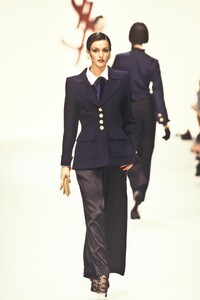 YvesSaintLaurent1994SS12.thumb.jpg.46d1547b6ee9ebb8bfd987456c94afd3.jpg