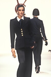 YvesSaintLaurent1994SS14.thumb.jpg.c082bd05b0da3dce9128a77ad4b39fc5.jpg