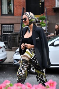 beyonce-out-at-lucali-pizza-in-brooklyn-08-18-2024-2.jpg
