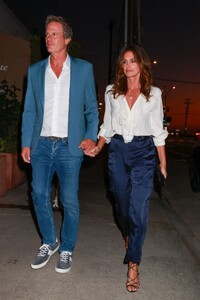 cindy-crawford-and-rande-gerber-out-for-dinner-at-giorgio-baldi-in-santa-monica-09-12-2024-3.jpg