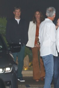 cindy-crawford-out-for-dinner-at-nobu-in-malibu-10-04-2024-6.jpg
