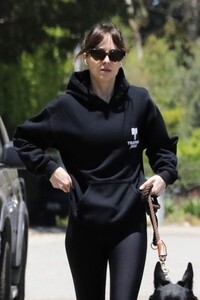 dakota-johnson-out-in-malibu-08-21-2024-1.jpg