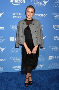 emily-osment-shines-in-ethereal-glam-at-the-2024-angel-awards-gala-09-28-2024-1.jpg