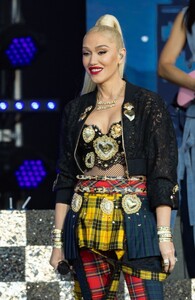 gwen-stefani-performs-at-jimmy-kimmel-live-in-hollywood-09-30-2024-5.jpg
