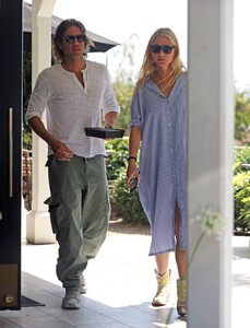 gwyneth-paltrow-and-brad-falchuck-out-for-lunch-in-santa-barbara-09-01-2024-6.jpg
