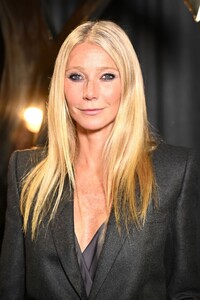 gwyneth-paltrow-at-yves-saint-laurent-photocall-at-paris-fashion-week-09-24-2024-4.jpg