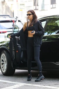 irina-shayk-arrives-for-a-workout-in-new-york-06-05-2024-5.jpg
