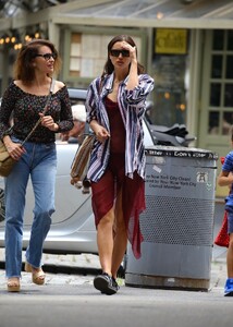 irina-shayk-out-and-about-in-new-york-06-06-2024-4.jpg