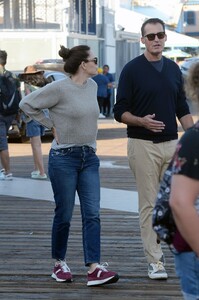 jennifer-garner-and-scott-stuber-out-in-los-angeles-09-18-2024-1.jpg