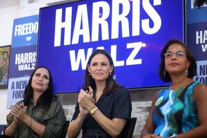 jennifer-garner-at-a-campaign-for-kamala-harris-in-arizona-10-05-2024-4.jpg