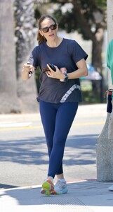 jennifer-garner-out-and-about-in-los-angeles-08-13-2024-1.jpg