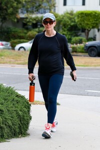 jennifer-garner-out-and-about-in-santa-monica-06-03-2024-0.jpg