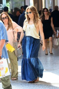 jennifer-lopez-out-at-century-city-mall-in-los-angeles-08-31-2024-1.jpg