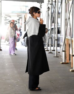 kaia-gerber-out-and-about-in-new-york-10-02-2024-4.jpg