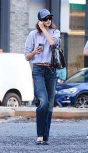 kaia-gerber-s-nyc-street-style-from-sidewalk-to-billboard-1.jpg