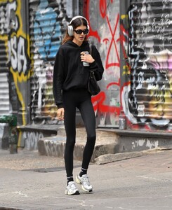 kaia-gerber-works-up-a-sweat-in-new-york-city-gym-09-30-2024-3.jpg