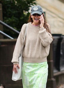 katie-holmes-out-and-about-in-new-york-10-02-2024-0.jpg