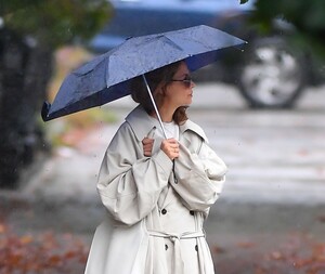 katie-holmes-out-on-a-rainy-day-in-new-york-09-29-2024-4.jpg