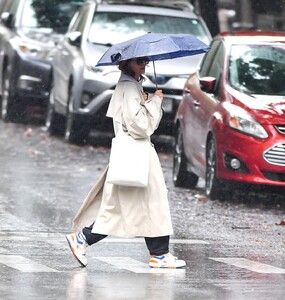 katie-holmes-out-on-a-rainy-day-in-new-york-09-29-2024-5.jpg