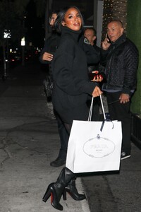 kelly-rowland-arrives-at-natalia-bryant-s-21st-birthday-party-at-ysabel-in-west-hollywood-01-20-2024-0.thumb.jpg.6b2e6ccabd3efc9cfc29372815744dcd.jpg