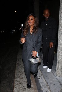 kelly-rowland-leaves-le-fleur-in-west-hollywood-09-26-2024-2.jpg