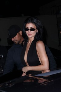 kylie-jenner-leaves-rhode-skin-launch-party-at-funke-in-beverly-hills-10-23-2024-2.jpg