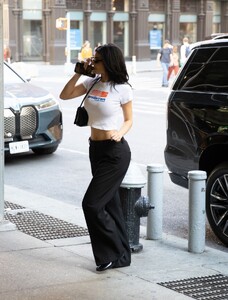 kylie-jenner-visits-several-liquor-stores-in-new-york-10-21-2024-8.jpg