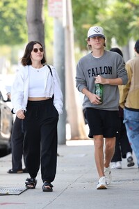 lucy-hale-s-lunch-look-casual-chic-sparks-dating-rumors-in-la-1.jpg
