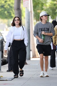 lucy-hale-s-lunch-look-casual-chic-sparks-dating-rumors-in-la-3.jpg