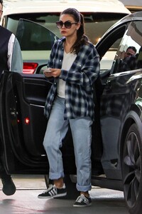 mila-kunis-arrives-at-soho-house-in-west-hollywood-03-16-2024-1.jpg