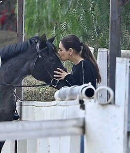mila-kunis-at-a-horseback-riding-in-los-angeles-10-27-2024-7.jpg