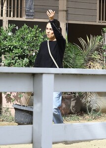 mila-kunis-at-a-horseback-riding-in-los-angeles-10-27-2024-8.jpg